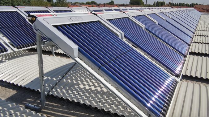 Zu sehen ist ein eine Anlage für die Solare Prozesswärme für die Metallveredelung. Die Solare Prozesswärme 2019 ist weltweit gewachsen.
